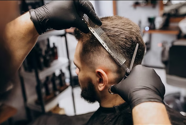 Haarschnitt und Styling